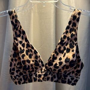 NWT never worn Victoria’s Secret “Incredible Lounge” bra. Sz: Large.